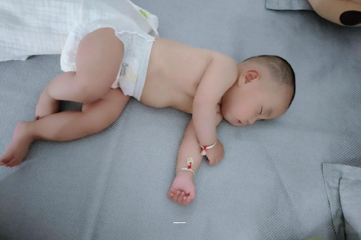 代怀生子好找吗五个月宝宝体重